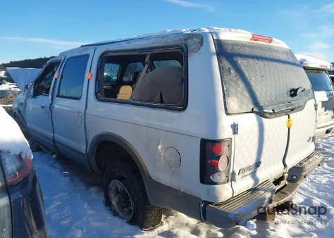 2004 Ford Excursion Eddie Bauer z USA, uszkodzony, nr VIN 1FMNU45S54EA29669